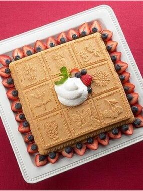 Nordic Ware English Shortbread Pan 9.5” x 9.5”